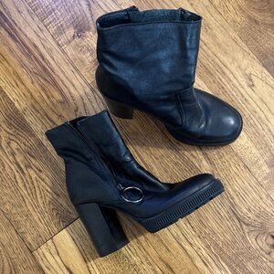 Zara Black Heeled Boots with Zipper Detail